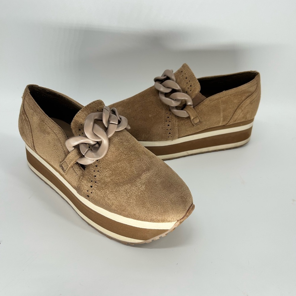 Women's Tan Platform Loafers, Pierre Dumas faux suede size 8, EUC